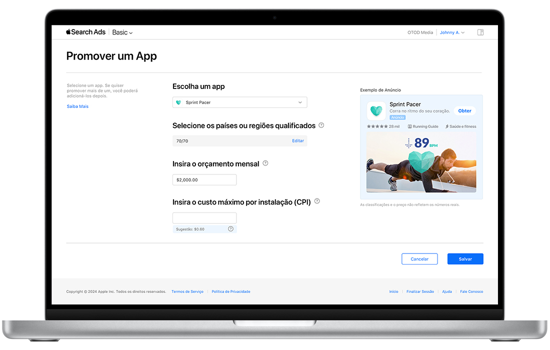 Uma tela do MacBook mostra a página Promover um app do Apple Search Ads Basic. O app escolhido é o Sprint Pacer; 60 dos 60 países ou regiões qualificados foram selecionados; o orçamento mensal está definido como US$ 2.000,00; e o CPI sugerido está definido como US$ 0,60.