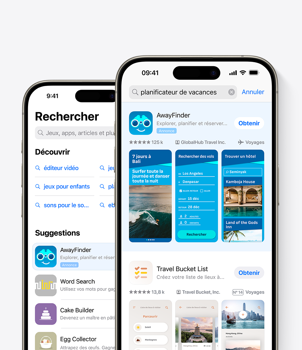 Deux iPhone avec l’App Store ouvert. Un iPhone affiche une annonce de l’app fictive AwayFinder dans l’onglet Rechercher. L’autre montre une annonce AwayFinder en haut des résultats de recherche, avec les termes « planificateur de vacances » saisis dans le champ de recherche.