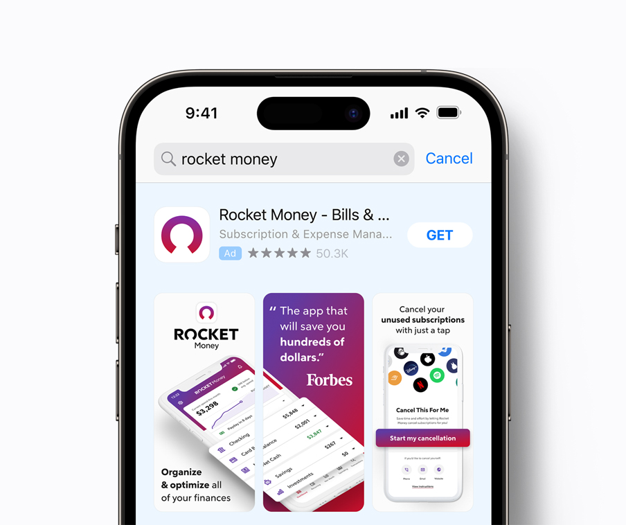 Der Suchbegriff „Rocket Money“ ist im App Store Suchfeld eingegeben, darunter wird eine Suchergebnisanzeige für die Rocket Money App angezeigt.